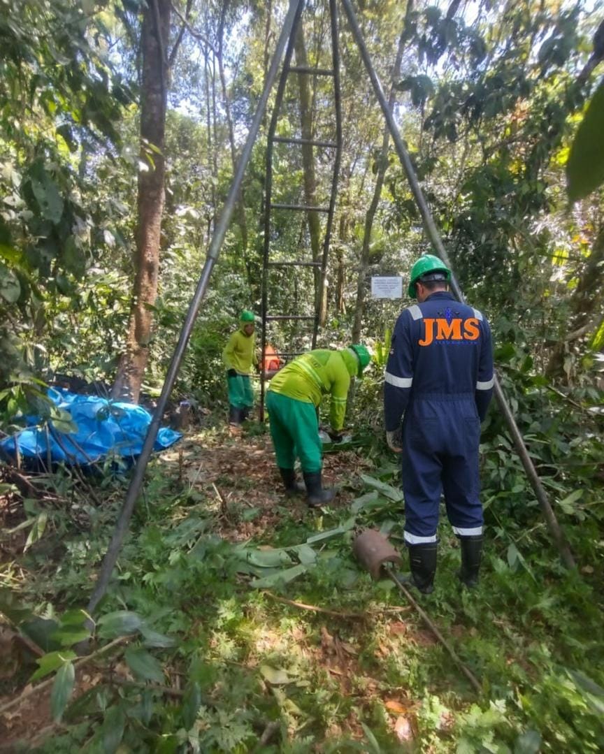 Execução de sondagem de solo